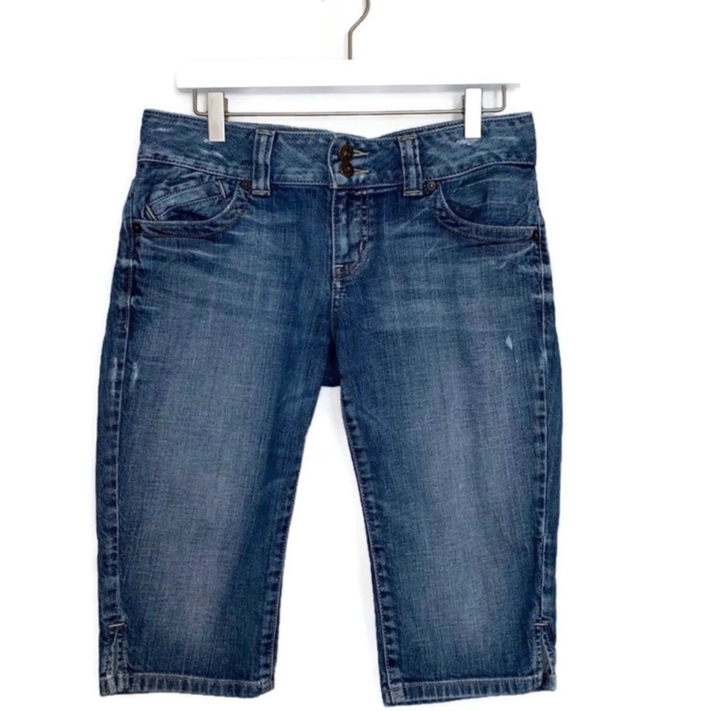 GUESS Denim Shorts Bermuda Jean Distressed size 31 Medium Wash